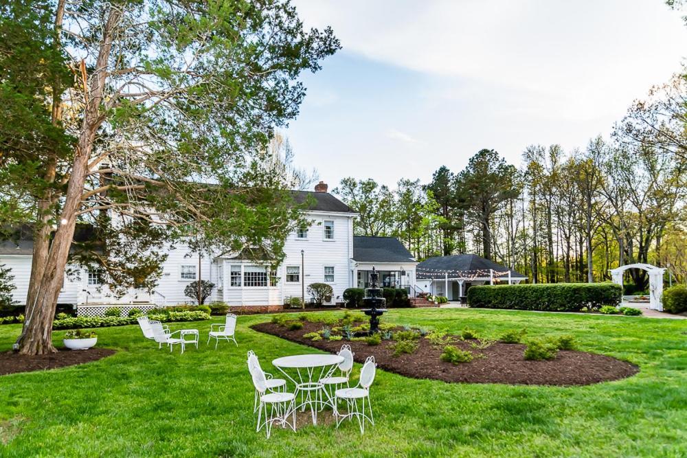 Virginia Cliffe Inn Glen Allen Exterior photo