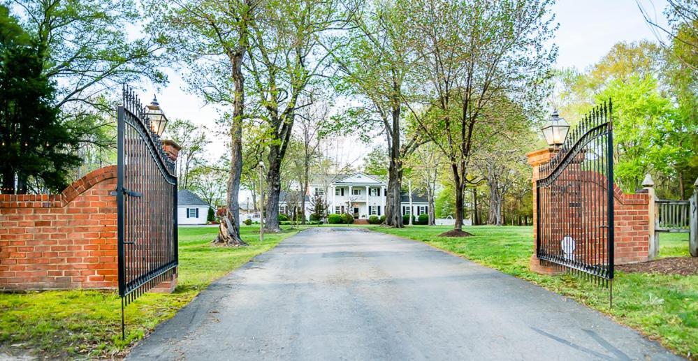 Virginia Cliffe Inn Glen Allen Exterior photo